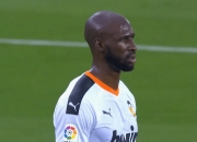 开云下载-包含瓦伦西亚爆冷西班牙，恩昆库爆发神勇的词条