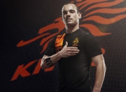 开云足球直播-绿茵场上的新纪元，厄瓜多尔战术革命如何制霸摩洛哥，预示欧冠决赛新焦点