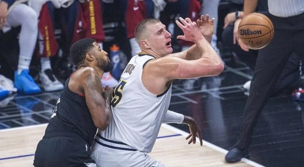 意大利男篮逆转掘金，乔治惊艳世界