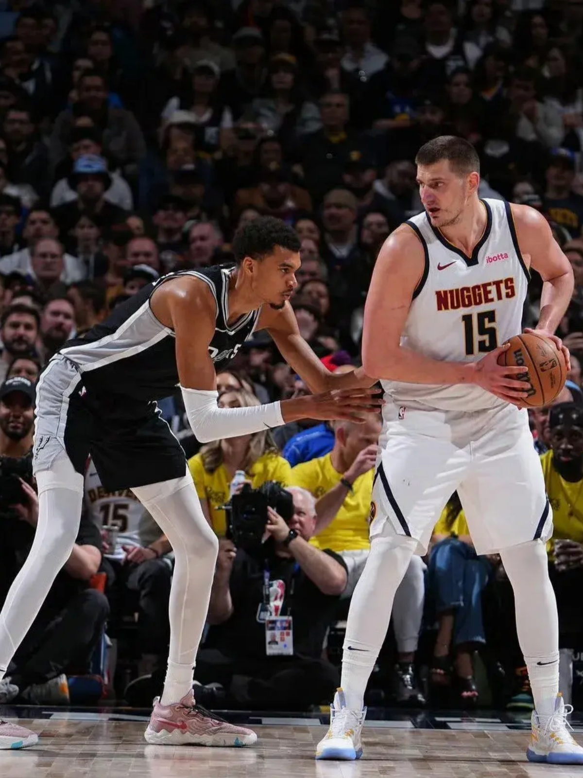 上海队险胜掘金，武切维奇扛起全队