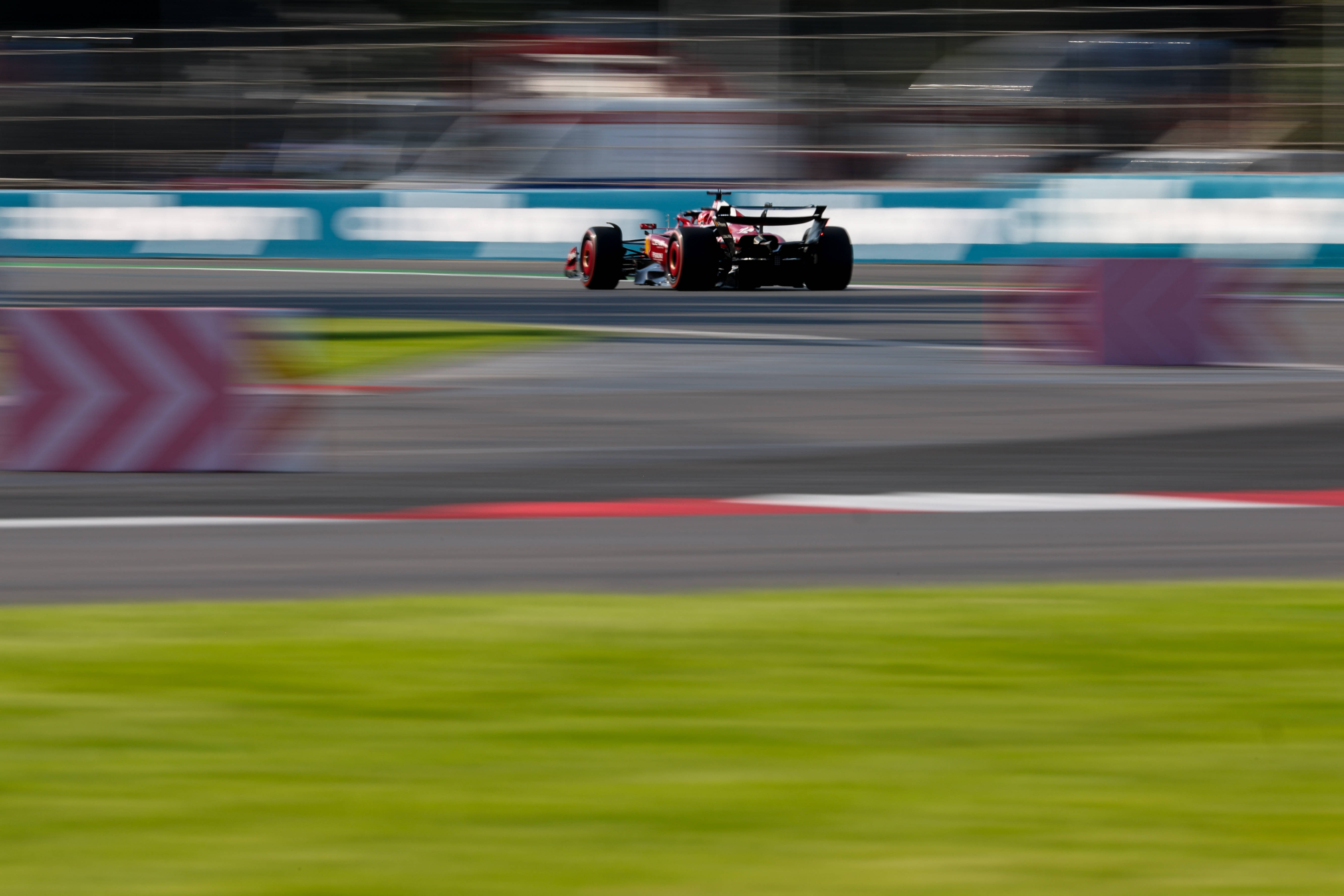 威廉姆斯碾压法拉利，佩雷兹带队取胜的简单介绍