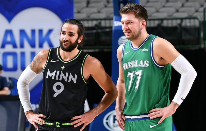 包含火箭队强势登顶西部！郭少庆祝无人可挡！的词条