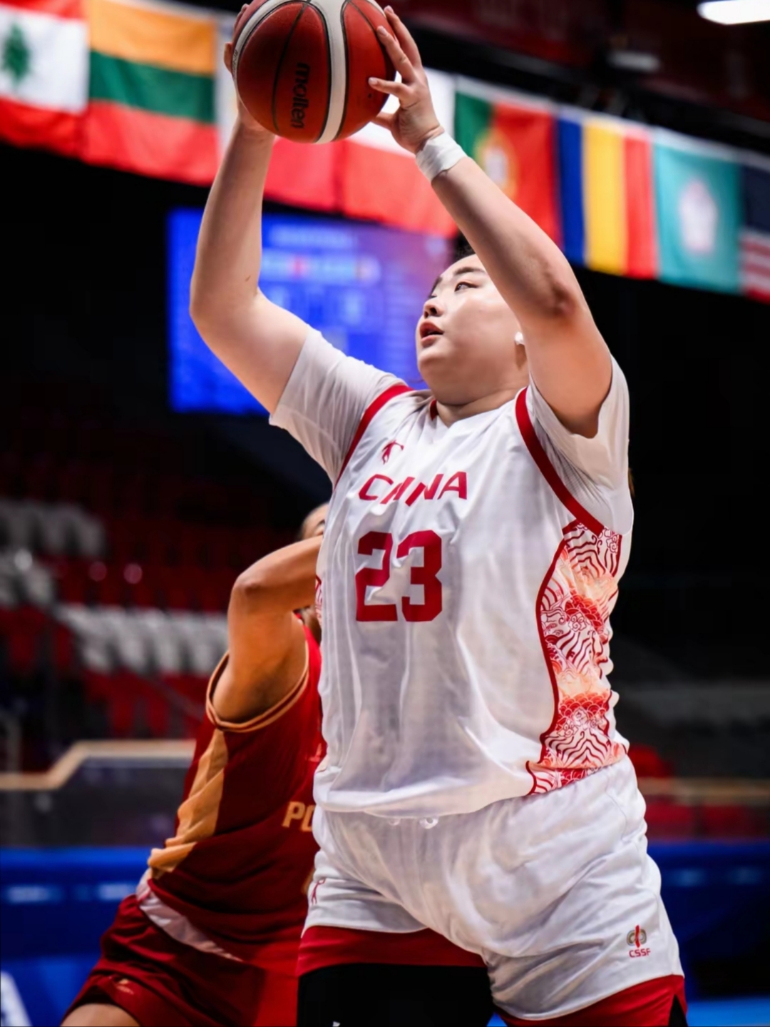 包含安徽男篮主场助威声助力逆转局势，球员表现精彩的词条