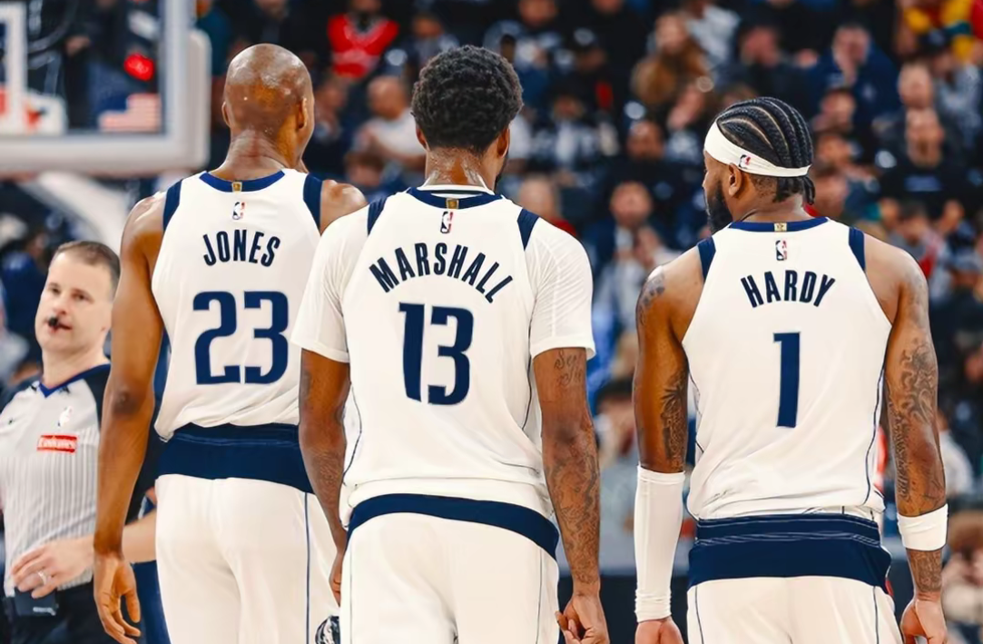 包含快船客场逆转独行侠,取得五连胜的词条 包含快船客场逆转独行侠,取得五连胜的词条