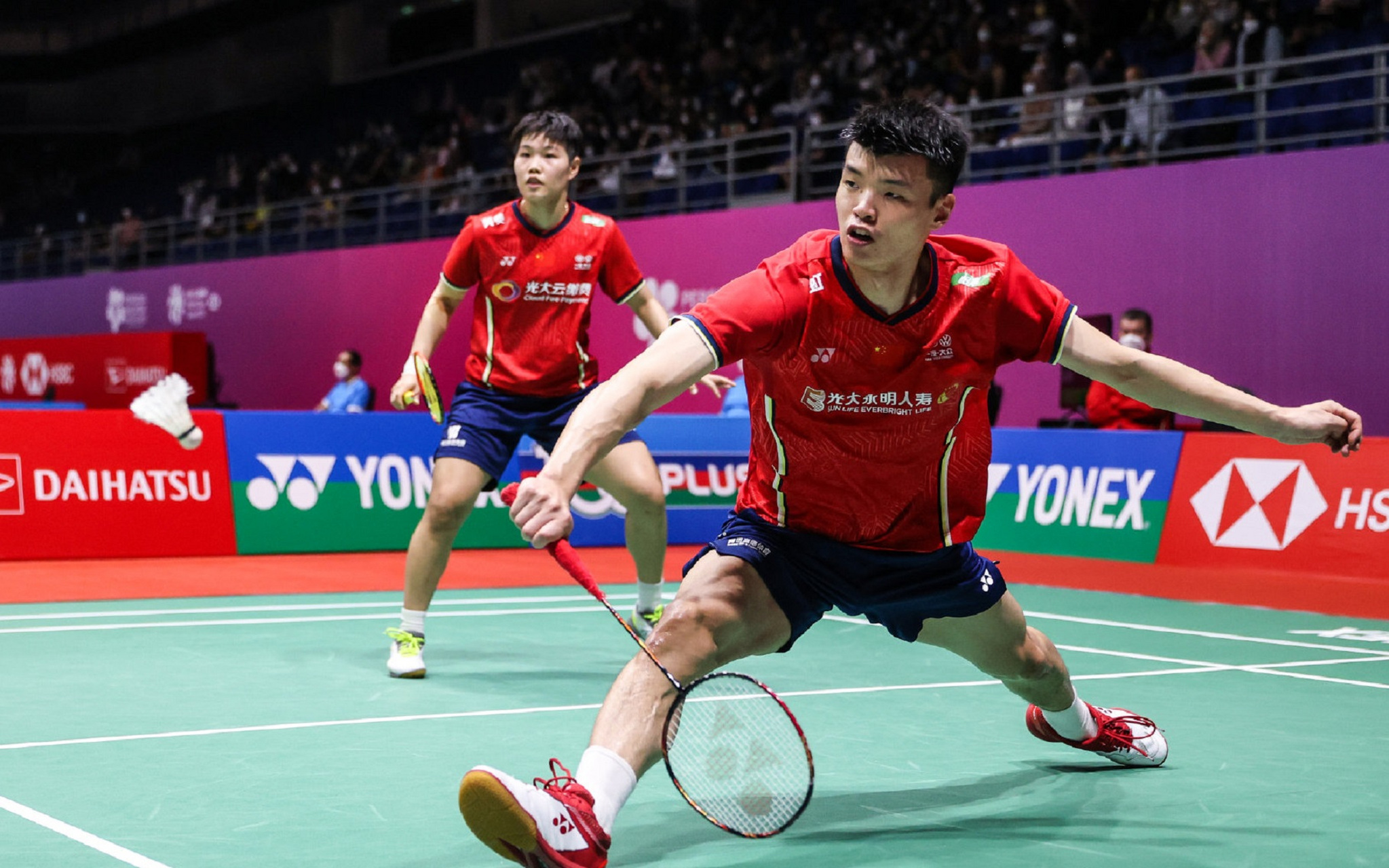 丹麦队碾压德国队，黄鸭组合点燃赛场