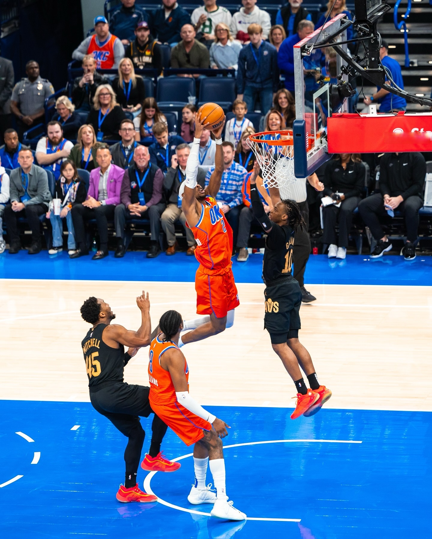 西班牙男篮鏖战勇士B队，特雷杨统治全场的简单介绍