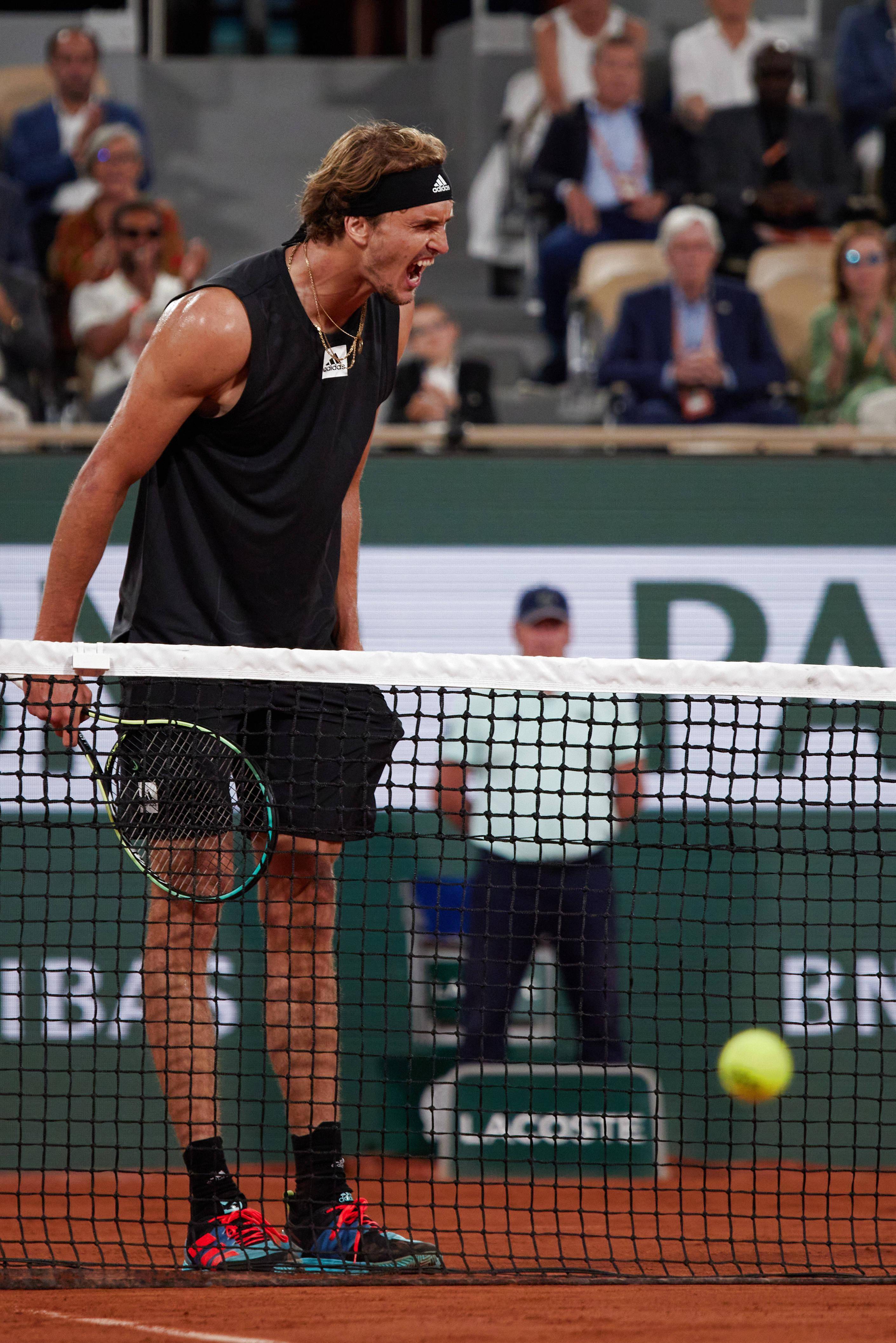 关于年终总决赛完胜法网，兹维列夫带队取胜的信息