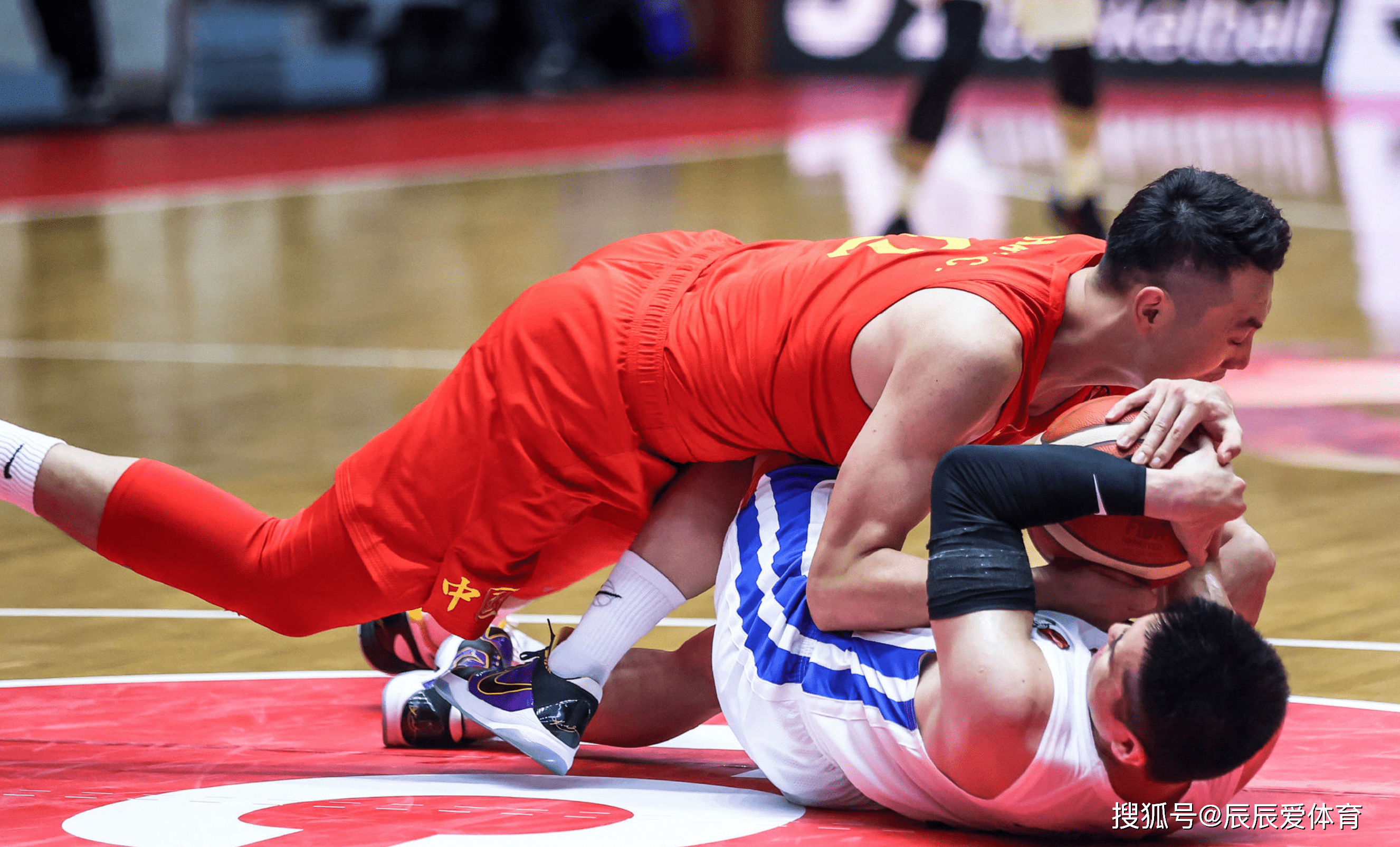 中国队轻取丹麦队,黄鸭组合带队取胜 中国队轻取丹麦队,黄鸭组合带队取胜