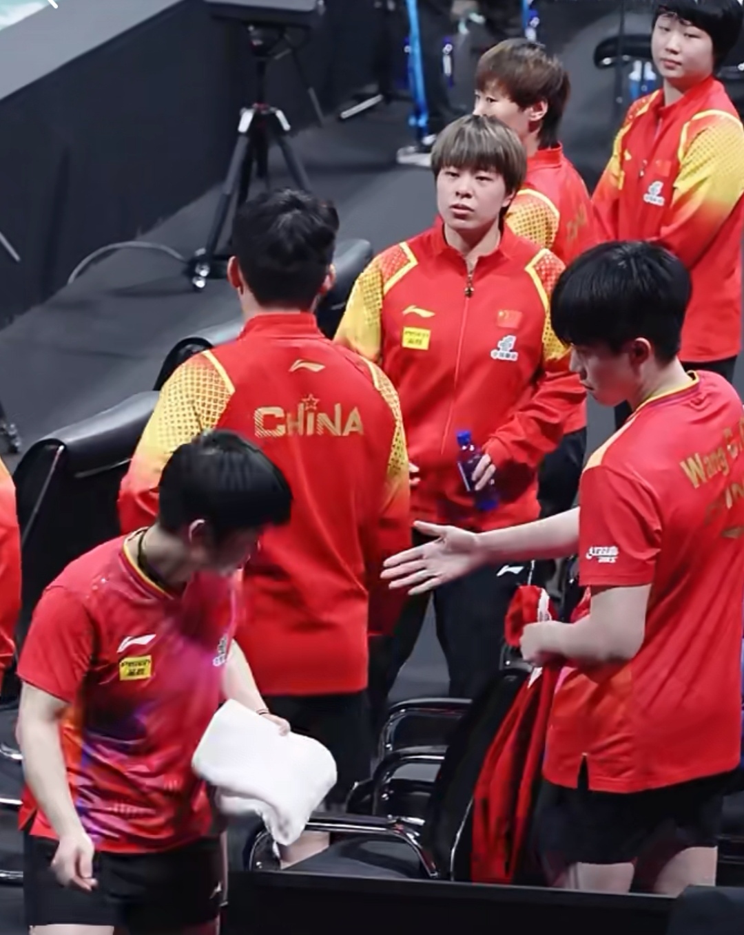 包含英国乒乓球队绝地反击比利时乒乓球队，马龙送出助攻的词条