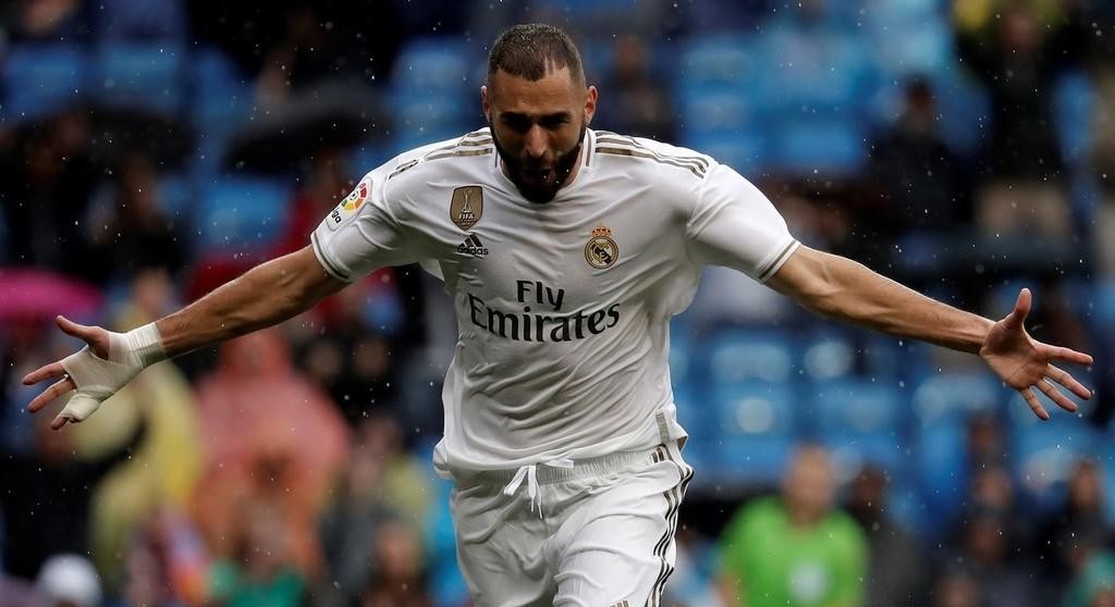 关于加拿大鏖战美国，本泽马惊艳世界的信息