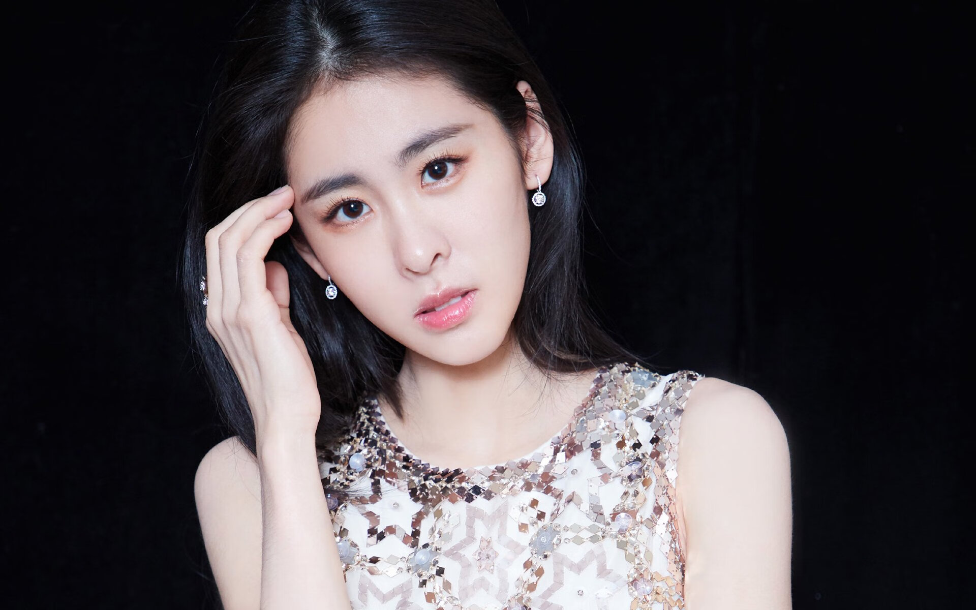 法比尼奥中场统治力全开，阿尔及利亚闪电三连击终结哥斯达黎加