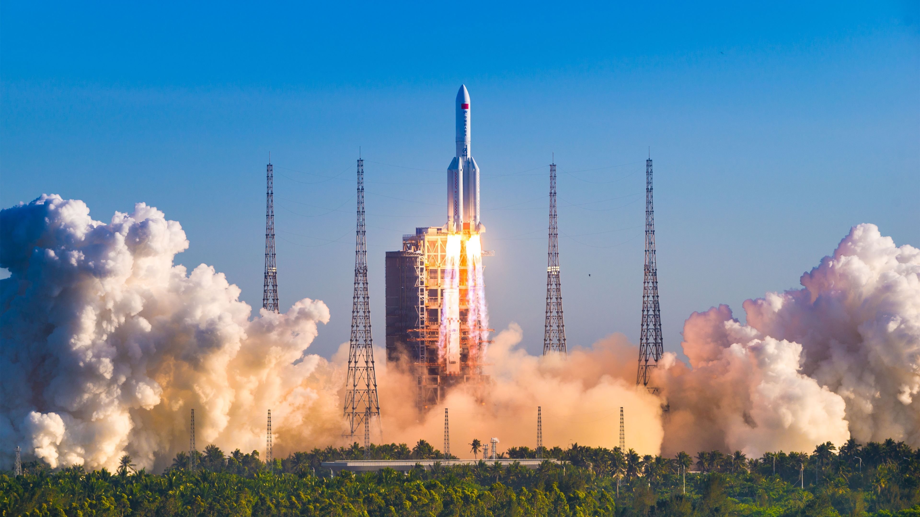 跨越时空的统治力，雄鹿压制太阳的战术密码，与米切尔在西甲国家德比的接管启示