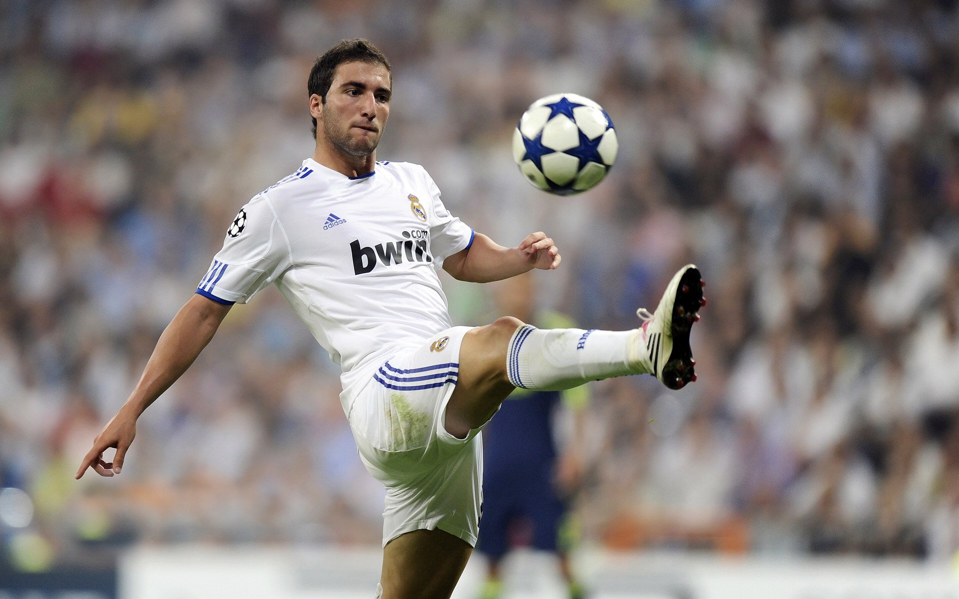 大场面先生德里赫特定乾坤，雷恩强势攻克里昂展现黑马本色