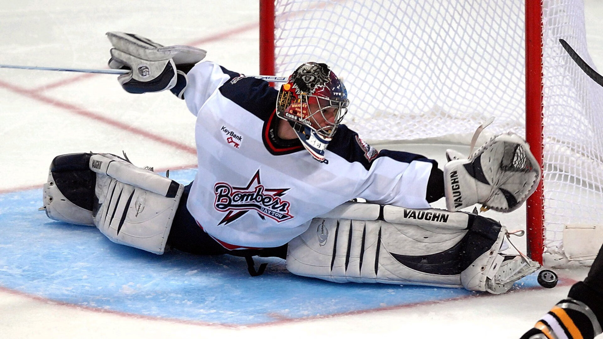 暗夜极速交响曲,爱德华兹在F1街道赛的绝对主宰